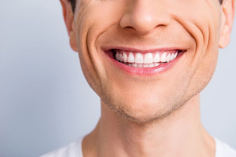Come lo stripping dentale diventa un aiuto per allineare il sorriso